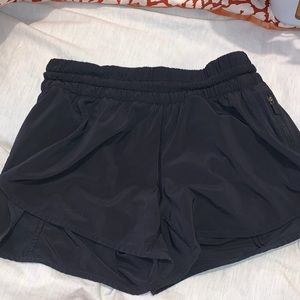 Lululemon tracker shorts